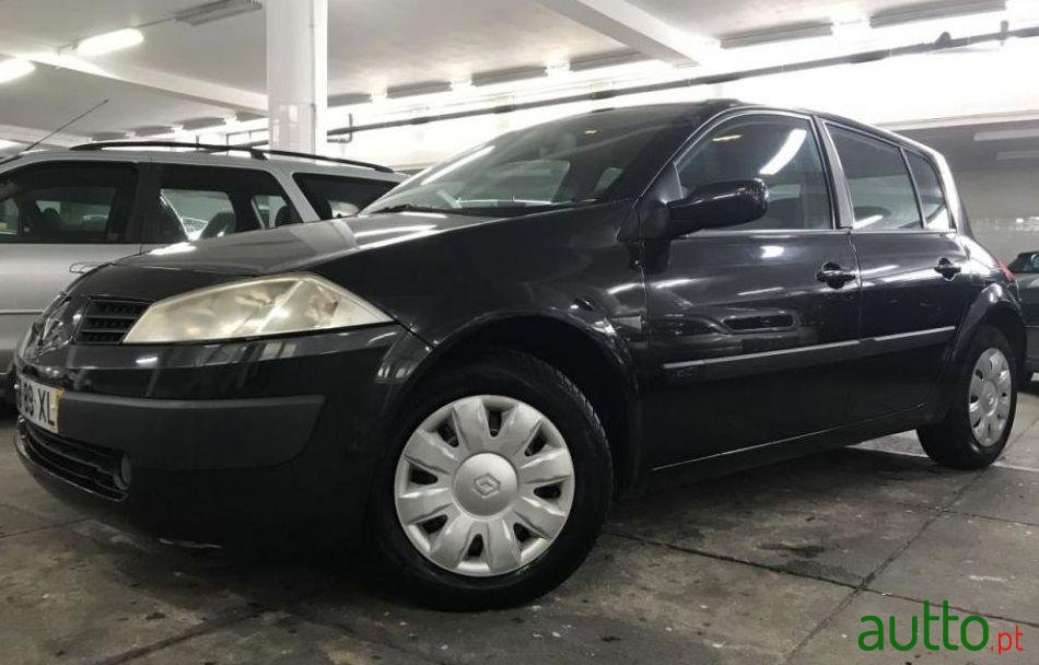 2004' Renault Megane photo #2