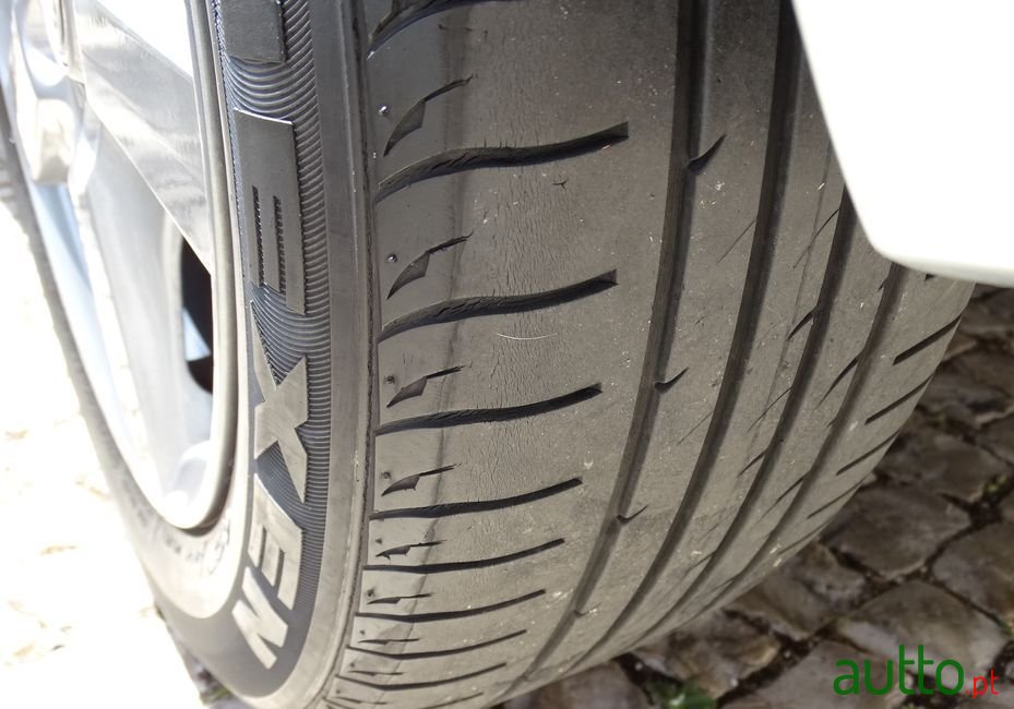 2015' Volkswagen Polo photo #6