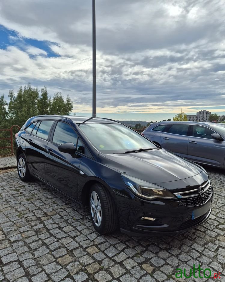2017' Opel Astra Sports Tourer photo #3