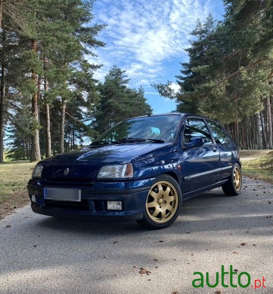 1994' Renault Clio photo #2