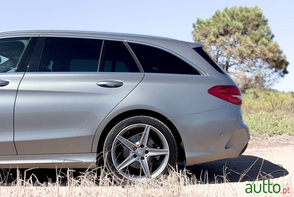 2014' Mercedes-Benz Classe C photo #3