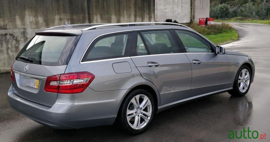 2011' Mercedes-Benz E-250 Avantgard photo #3