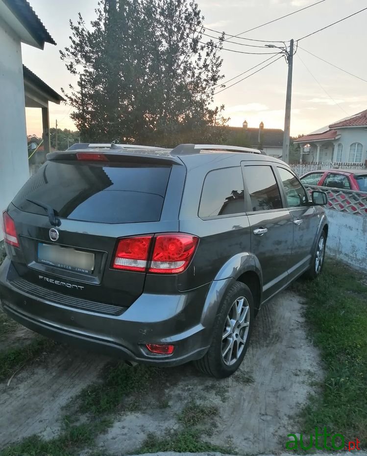 2014' Fiat Freemont 2.0 M-Jet photo #3