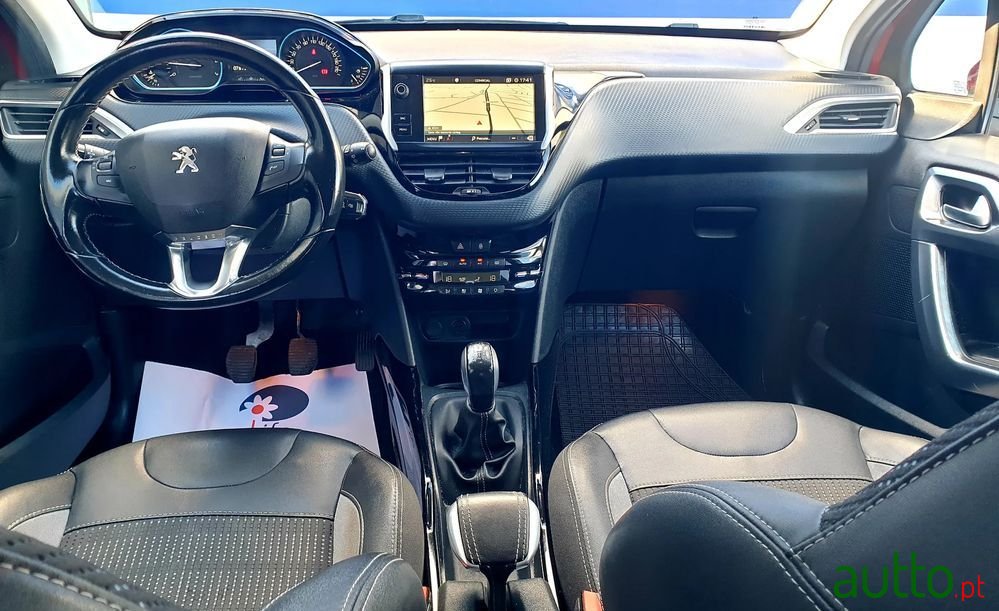 2018' Peugeot 2008 photo #5