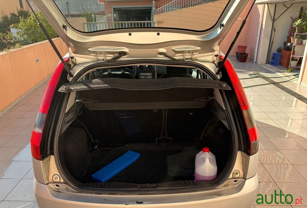 2005' Ford Fiesta photo #6