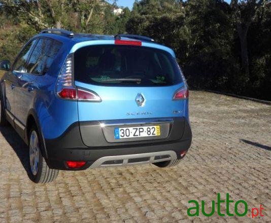 2014' Renault Megane Scenic photo #1