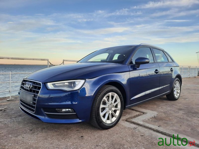 2015' Audi A3 Sportback photo #2