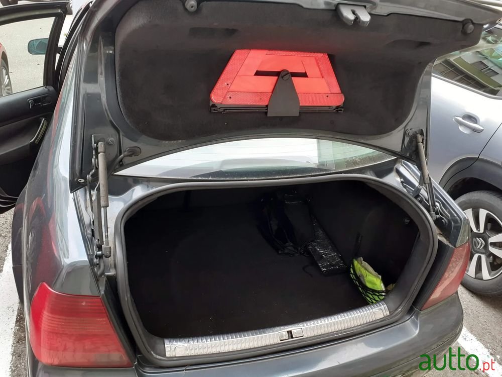 1999' Volkswagen Bora 1.9 Tdi Highline photo #6