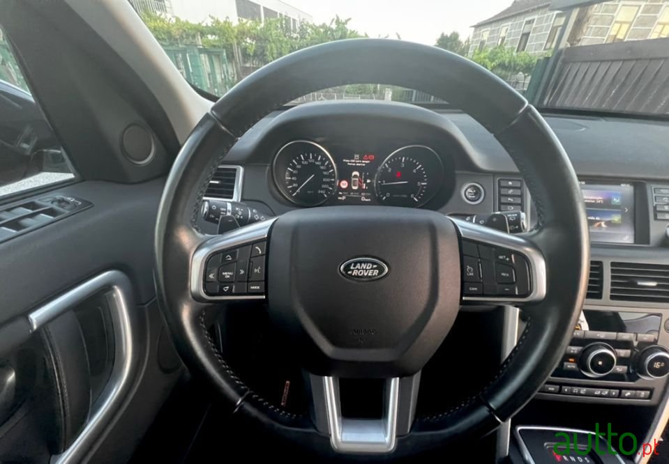 2016' Land Rover Discovery Sport photo #4