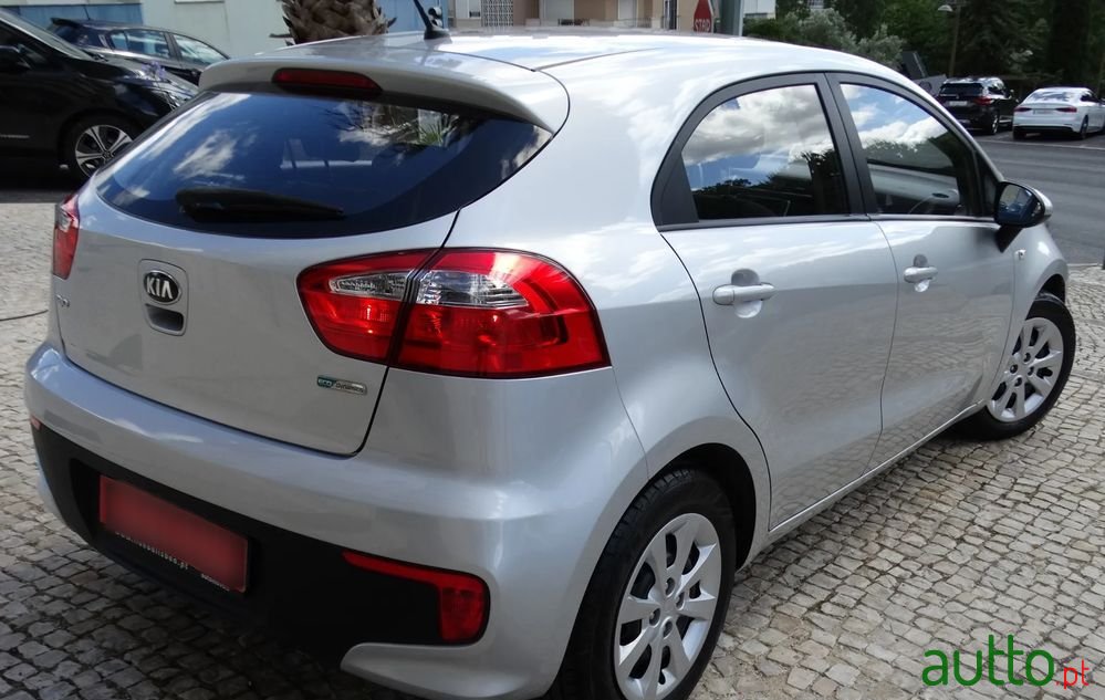 2016' Kia Rio 1.1 Crdi Lx Isg photo #3
