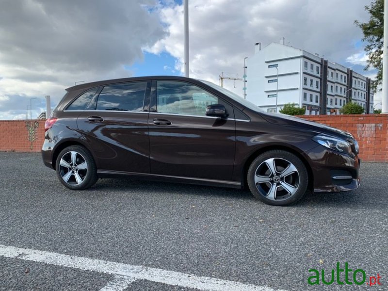 2018' Mercedes-Benz B-180 photo #6