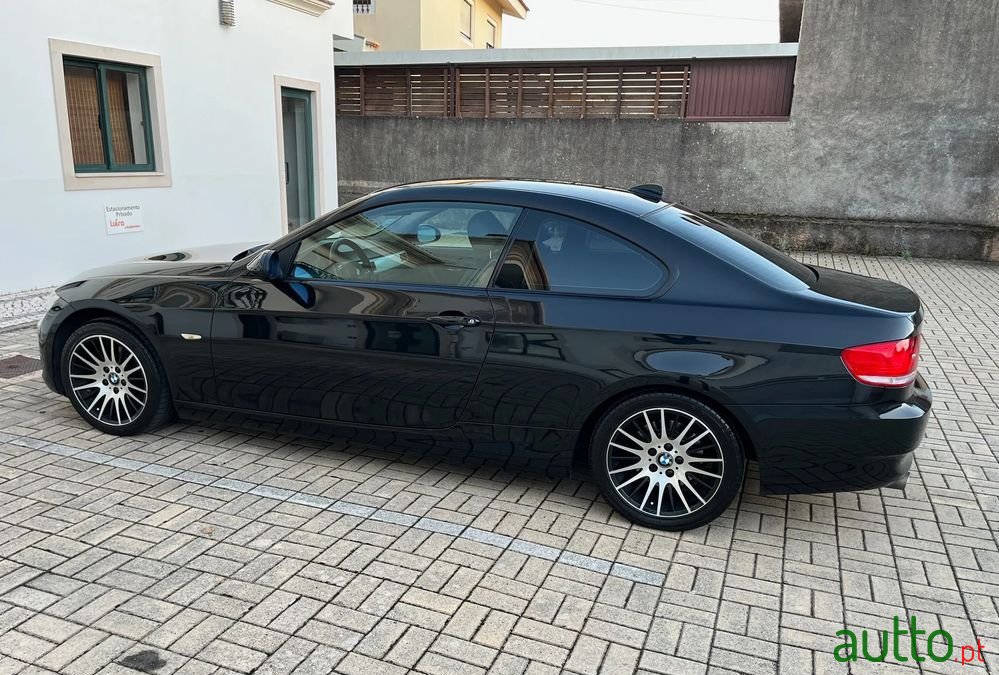 2007' BMW Série 3 D Coupe photo #4