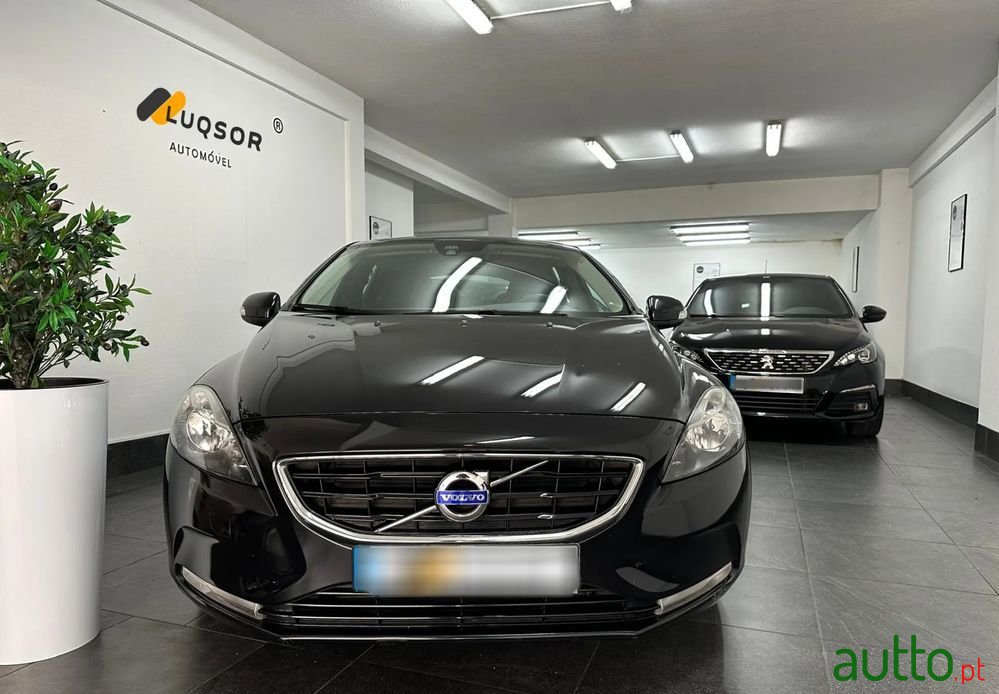 2015' Volvo V40 1.6 D2 Eco Kinetic photo #2