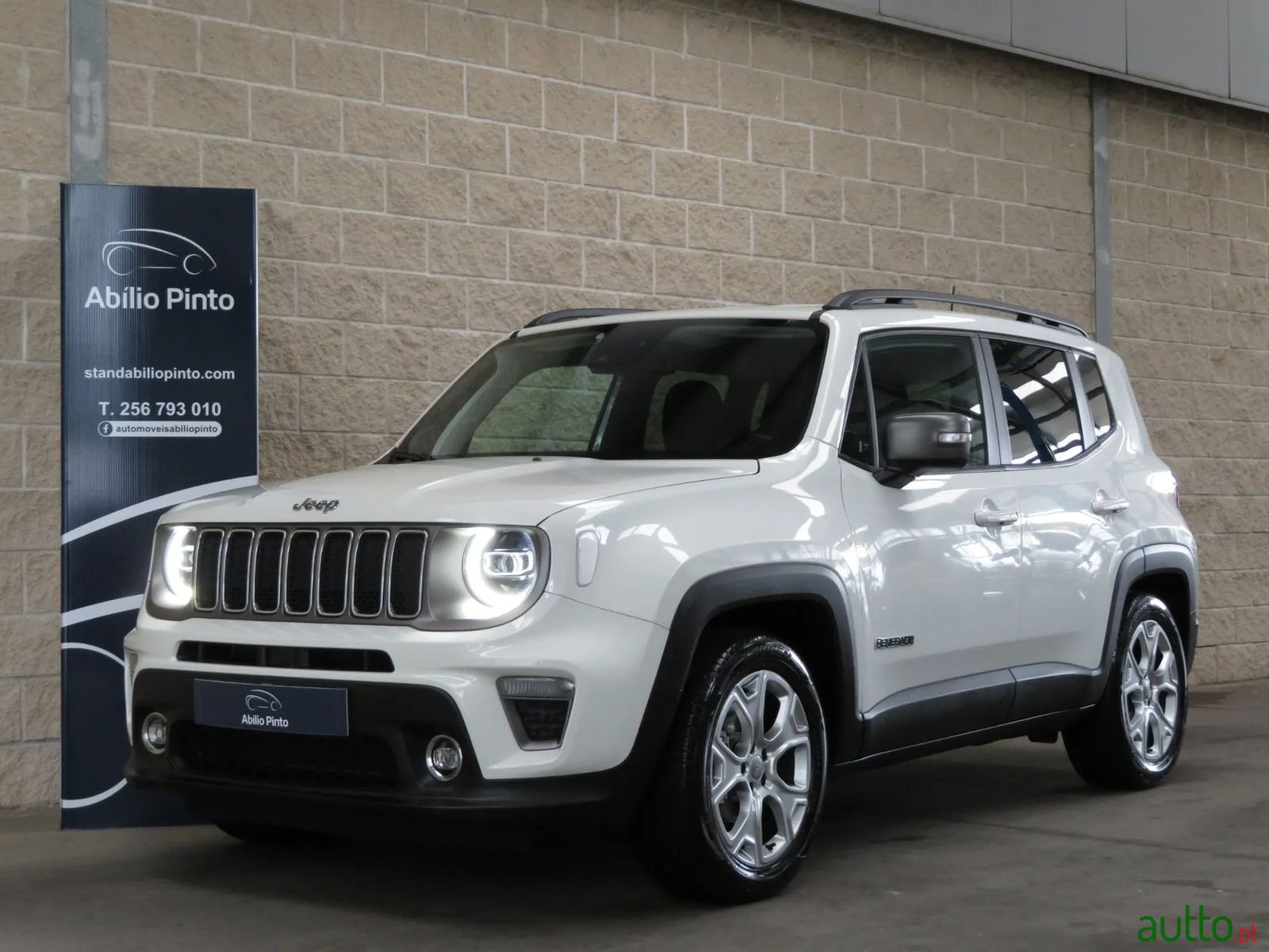 2019' Jeep Renegade photo #1
