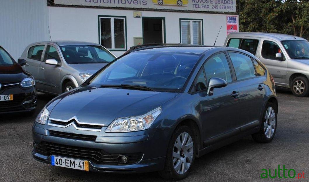 2007' Citroen C4 1.6 Hdi photo #2