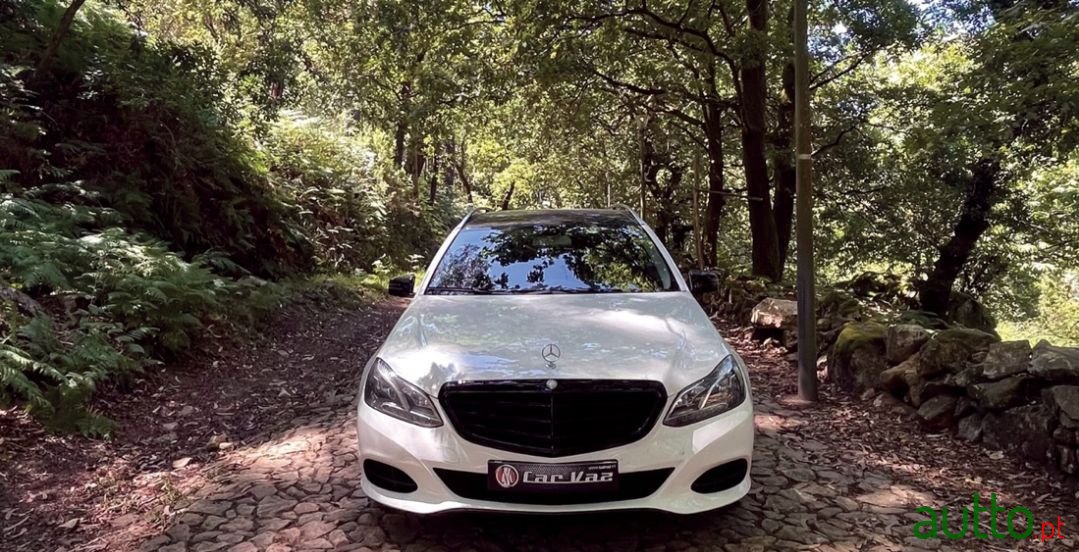 2013' Mercedes-Benz E-200 photo #3