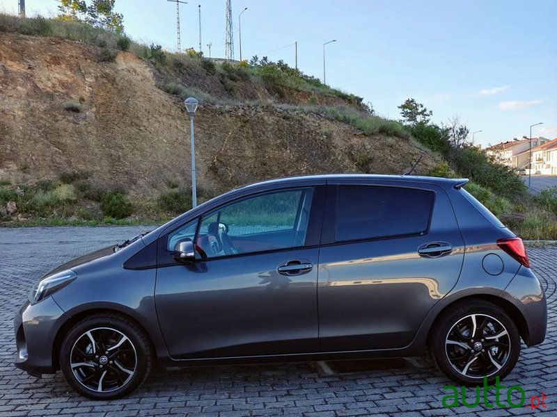 2014' Toyota Yaris photo #6