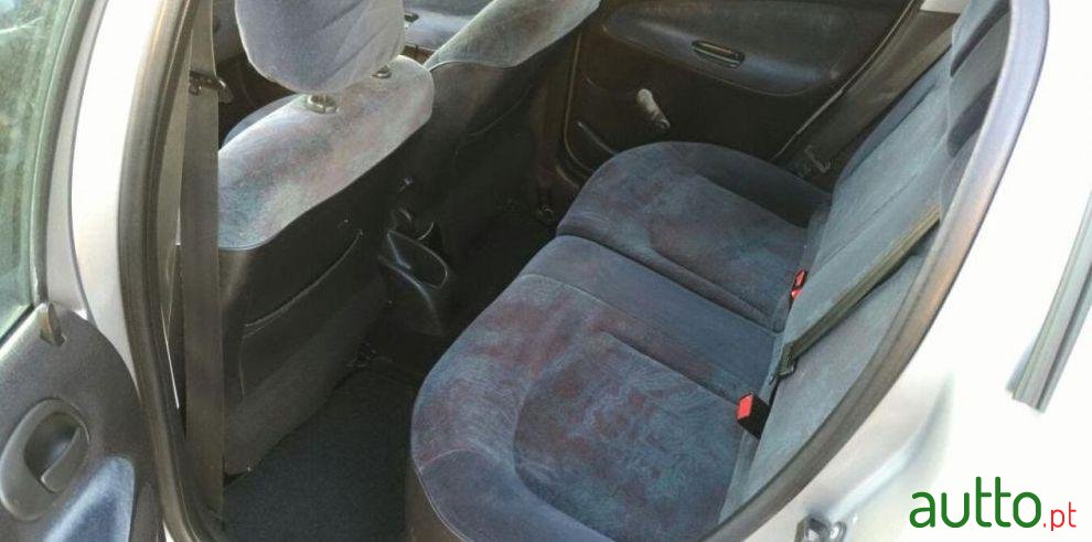 2000' Peugeot 206 1.1 Xt photo #2