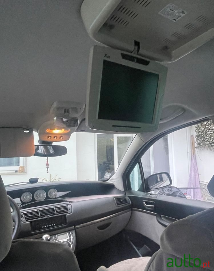 2008' Citroen C8 photo #5