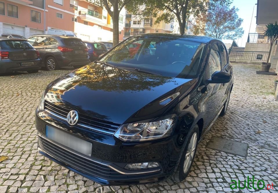 2015' Volkswagen Polo photo #3
