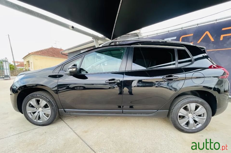 2017' Peugeot 2008 photo #5