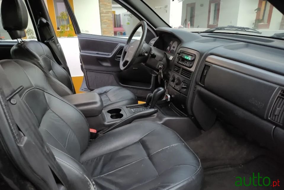 2000' Jeep Grand Cherokee photo #6