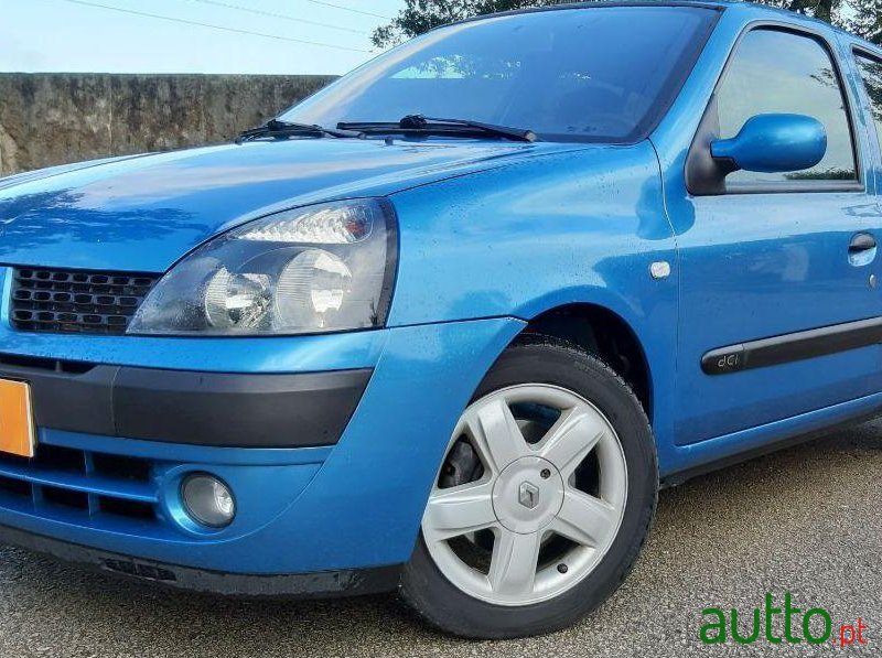 2003' Renault Clio photo #2