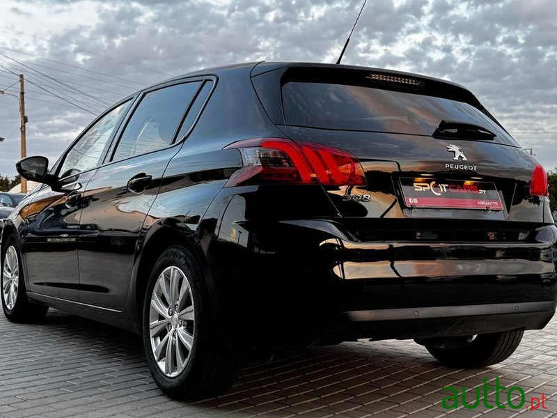 2020' Peugeot 308 photo #6