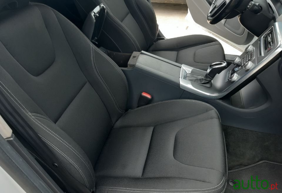 2014' Volvo V60 photo #3