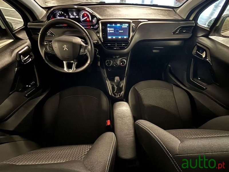 2019' Peugeot 208 photo #5