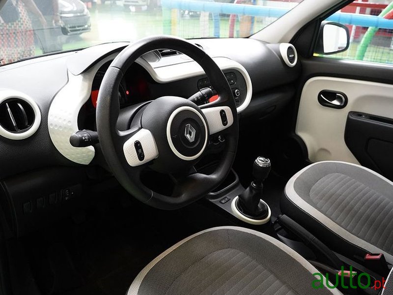 2020' Renault Twingo 1.0 Sce Zen photo #5