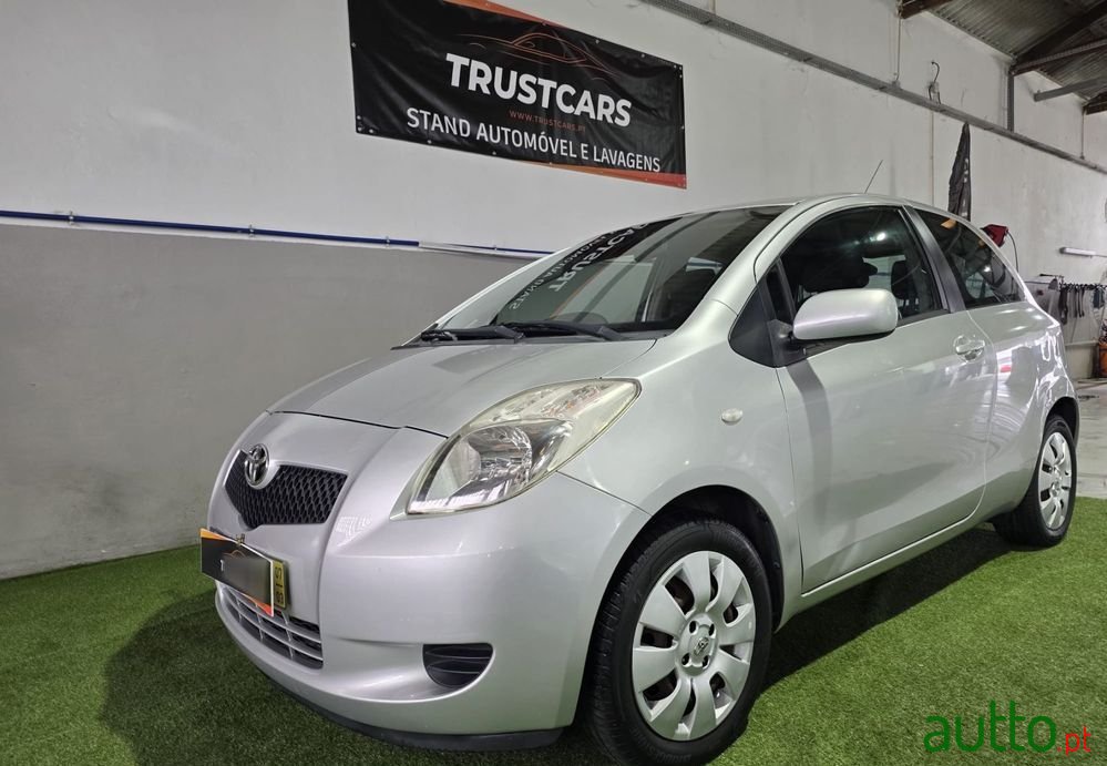 2007' Toyota Yaris photo #1