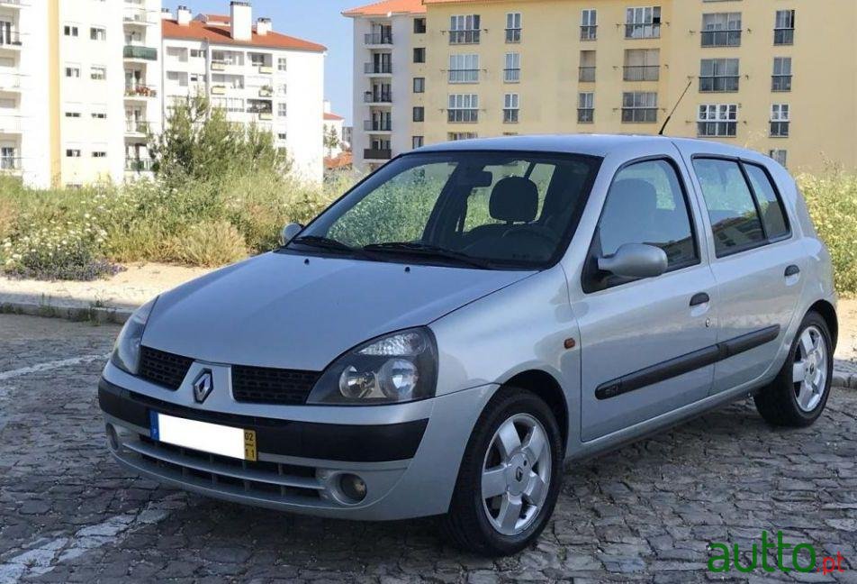 2002' Renault Clio 1.5 Dci Privilège photo #1