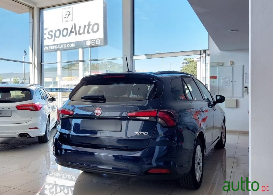 2018' Fiat Tipo Station Wagon photo #2