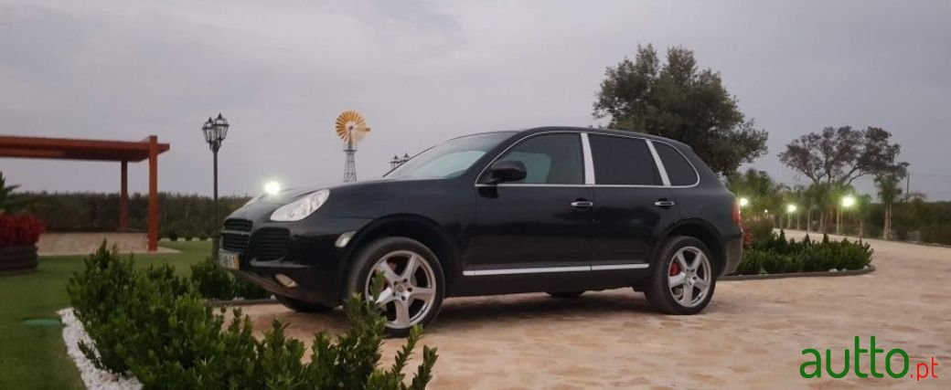 2005' Porsche Cayenne photo #4