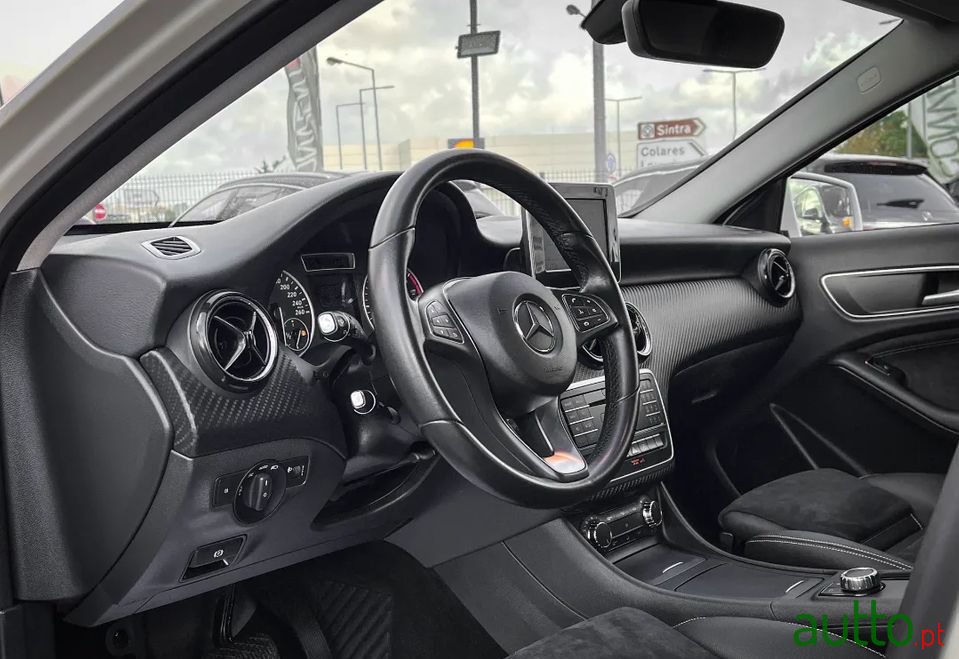 2016' Mercedes-Benz Gla-180 photo #5