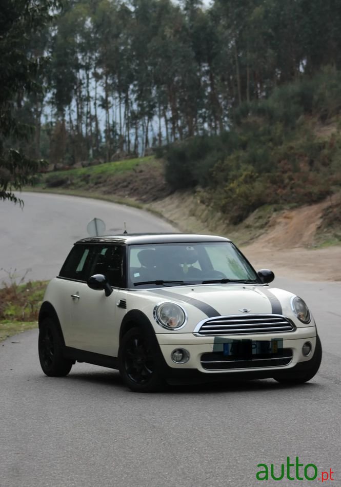 2008' MINI Cooper D photo #1