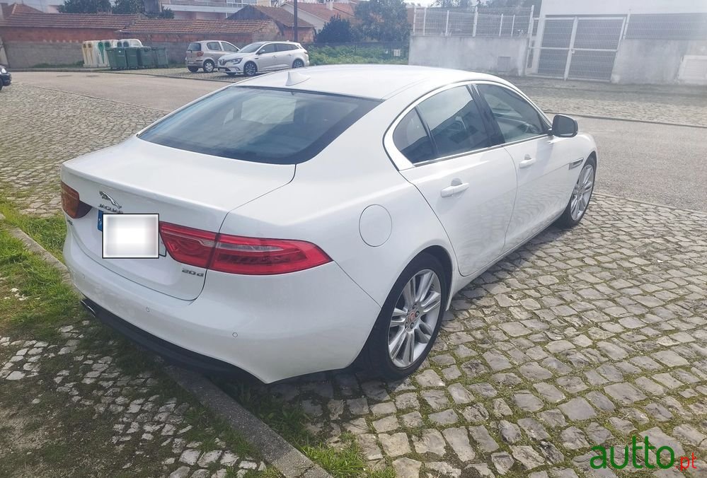 2015' Jaguar XE 2.0 D Prestige Aut. photo #5