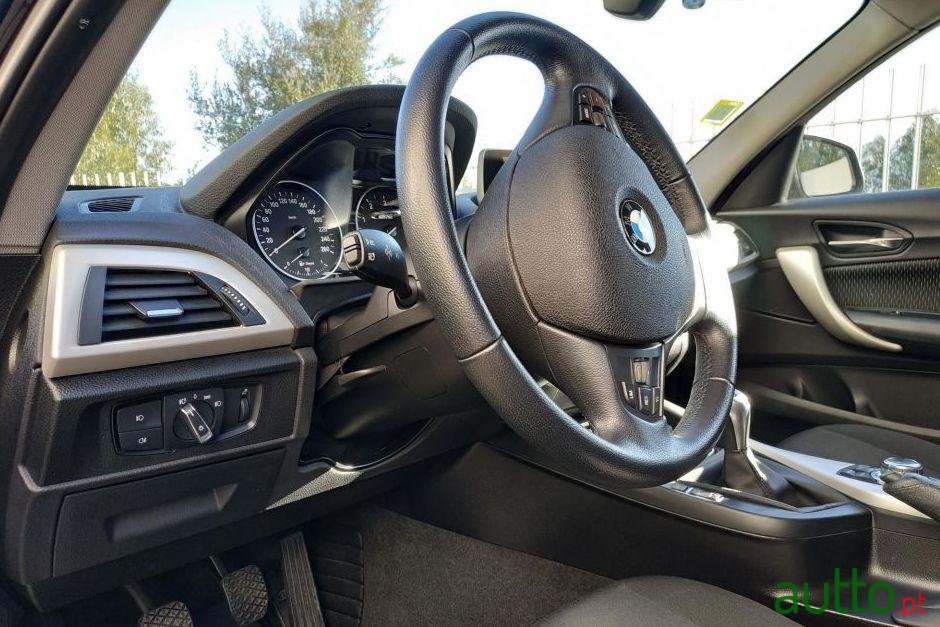 2015' BMW 116 Eficiente Dinamics photo #1