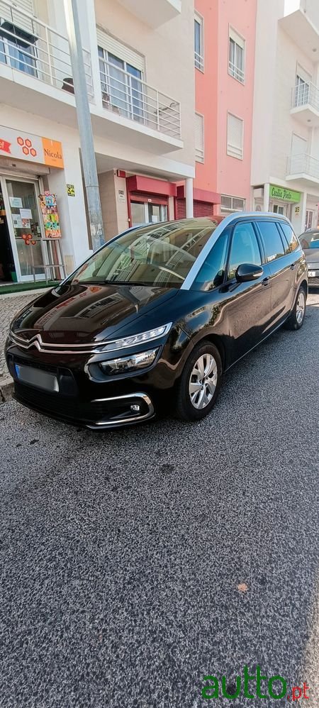 2020' Citroen Grand C4 SpaceTourer photo #2