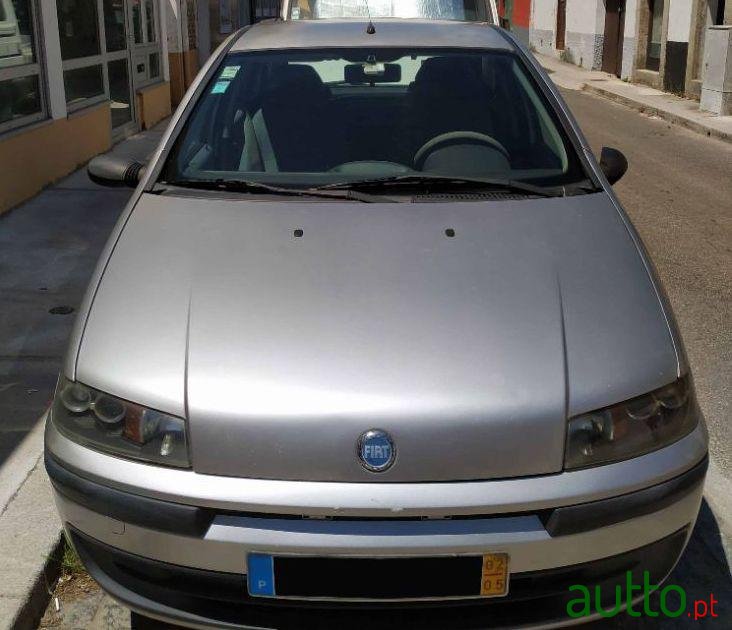 2002' Fiat Punto photo #3