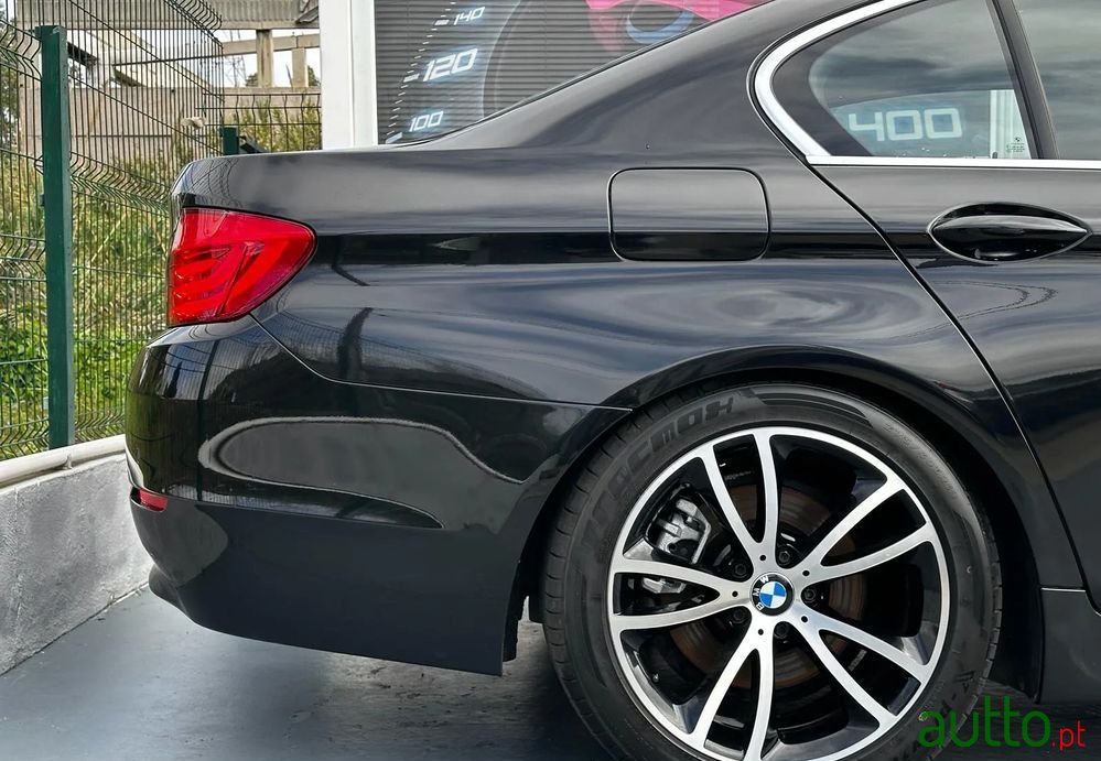 2012' BMW 520 D photo #6