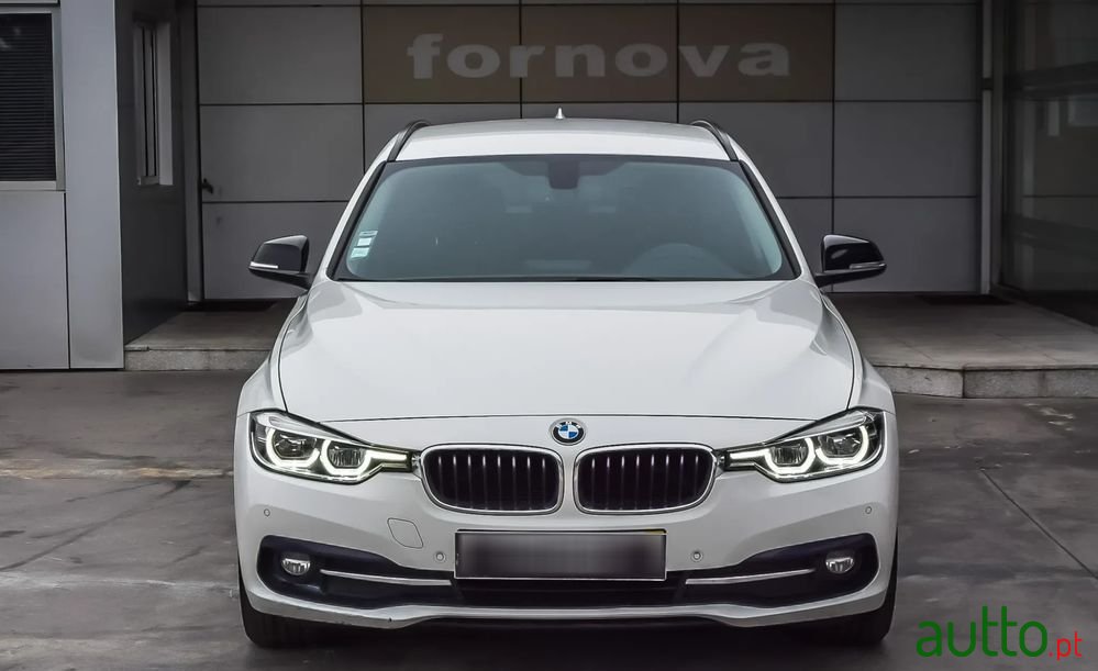 2017' BMW 320 D Touring Line Sport photo #2