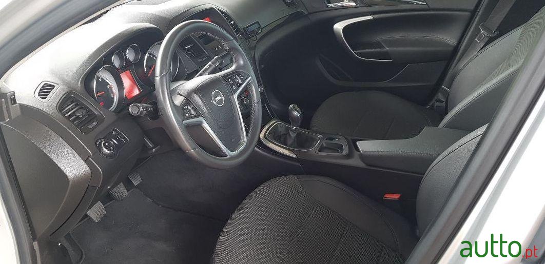 2010' Opel Insignia photo #4