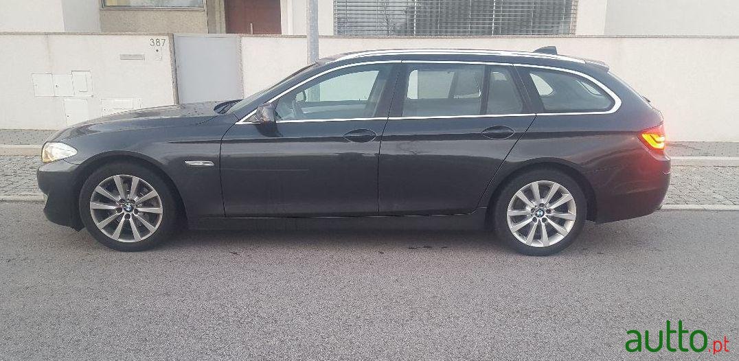 2012' BMW 520 Touring photo #1