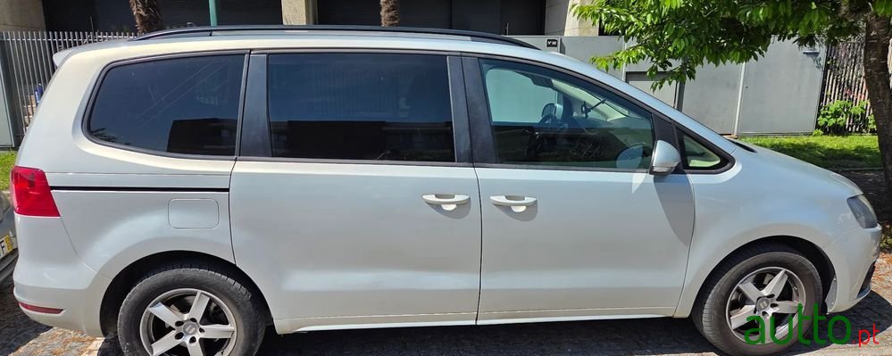 2011' SEAT Alhambra photo #2
