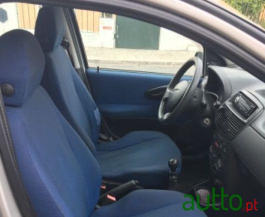 2002' Fiat Punto 1.2 photo #2