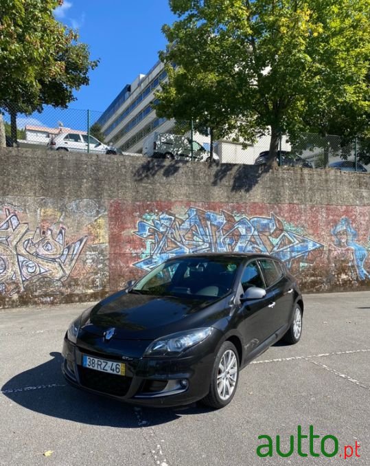 2010' Renault Megane photo #1