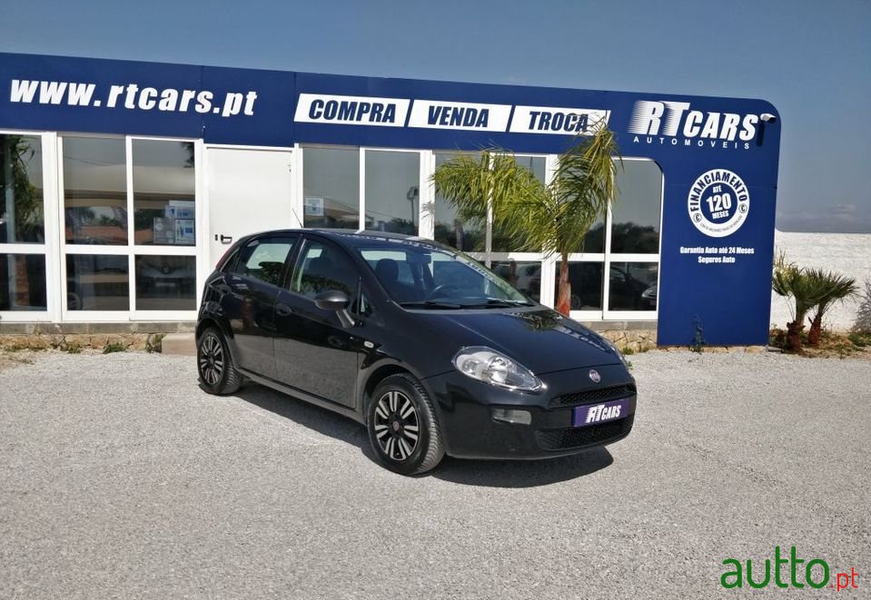 2015' Fiat Punto photo #1