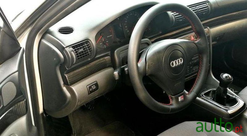1999' Audi A4 Avant photo #1